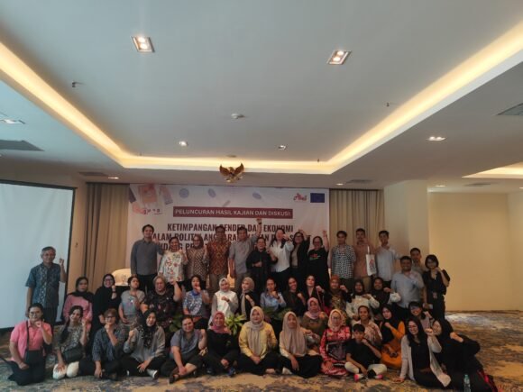 Aksi! for gender, social, and ecological justice dalam Peluncuran Hasil Kajian: “Wujudkan Keadilan Gender dan Ekonomi dalam Sistem Pajak Indonesia!”